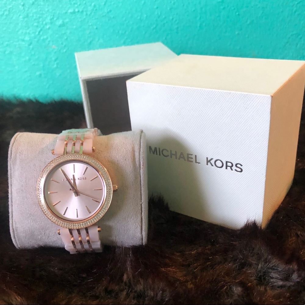 Michael Kors White Pearl/Gold w/Diamonds- Women’s